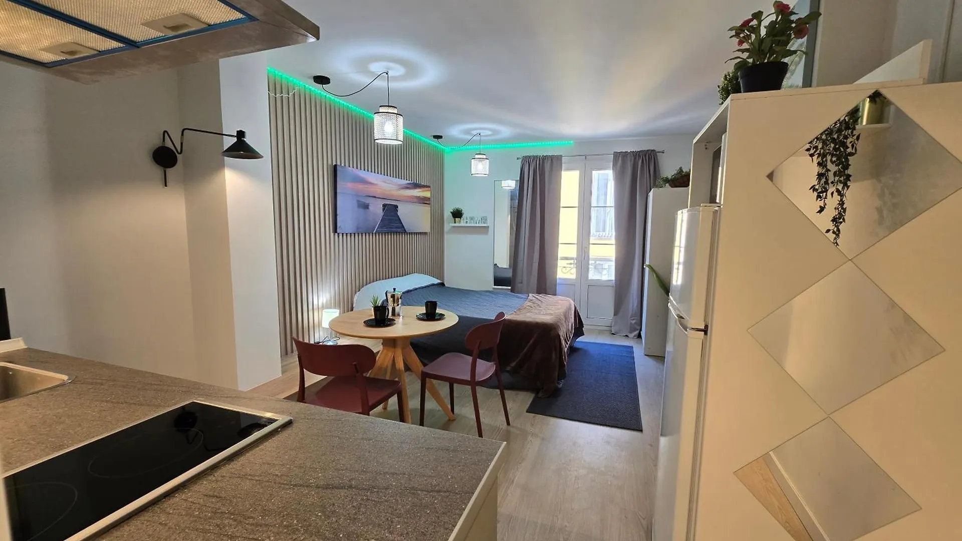 Loft - Rh 4 - Centro Santander Apartment 0*,  Spain